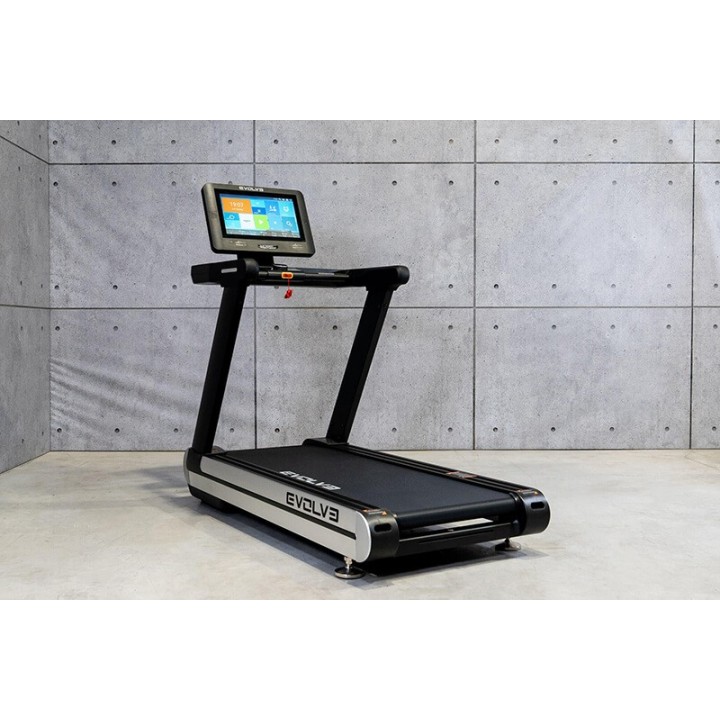 Evolve bėgimo takelis su 18.5'' TFT konsole