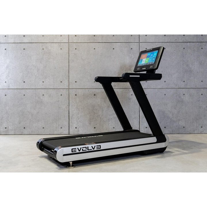 Evolve bėgimo takelis su 18.5'' TFT konsole