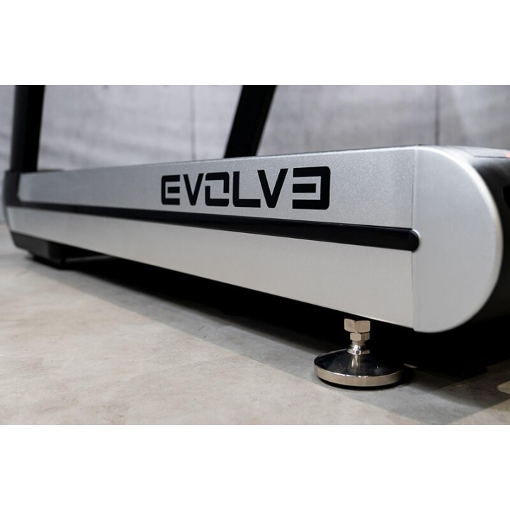 Evolve bėgimo takelis su 18.5'' TFT konsole