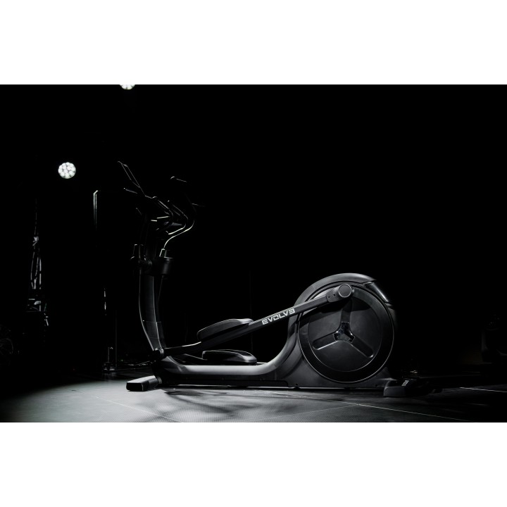 Evolve Ultra serijos komercinis elipsinis treniruoklis