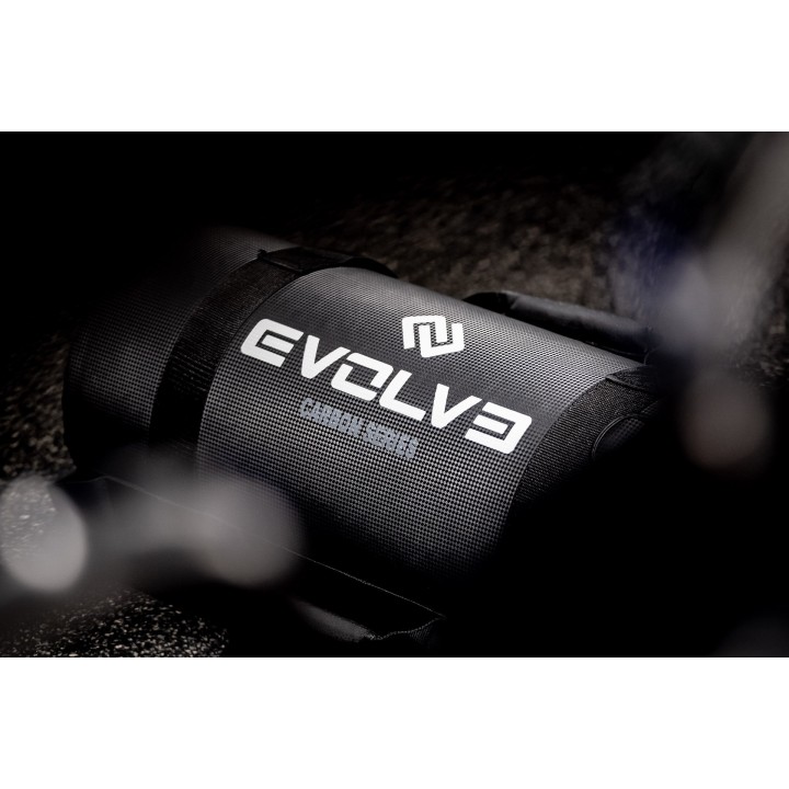 Evolve Carbon serijos pasunkinti jėgos treniruočių maišai