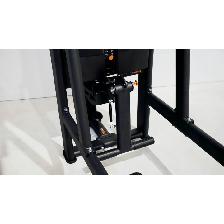 Evolve Ultra serijos Selectorized Assisted Chin / Dip treniruoklis