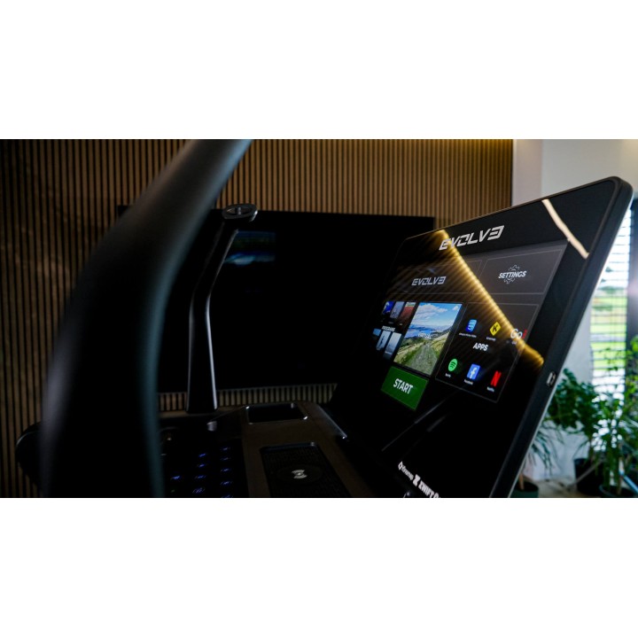 Evolve Econ Series bėgimo takelis su 21,5 colio konsole ir 48 % įkalne, TM-HT-225-TFT