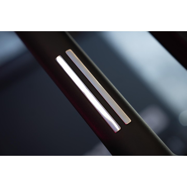 Evolve Econ Series bėgimo takelis su 21,5 colio konsole ir 48 % įkalne, TM-HT-225-TFT