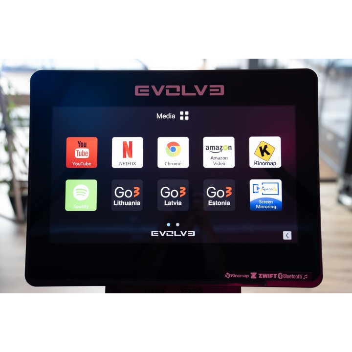 Evolve Econ Series bėgimo takelis su 21,5 colio konsole ir 48 % įkalne, TM-HT-225-TFT