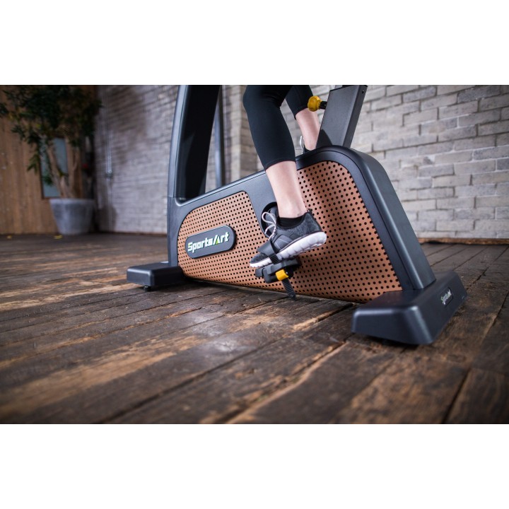 Sports Art Status C576U dviratis treniruoklis su 16" konsole
