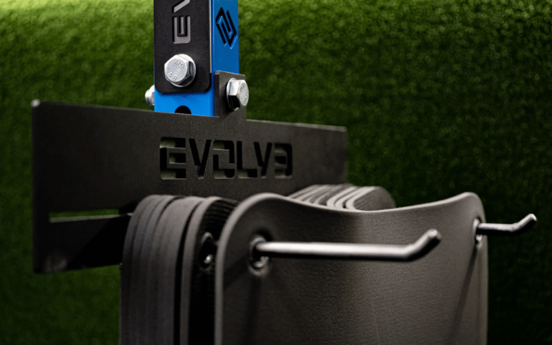 Evolve reguliuojamas kilimėlių laikiklio tvirtinimo priedas