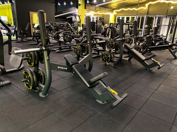 „Lemon Gym“ sporto klubas, A. Sacharova g., Ryga, Latvija, 2022