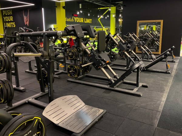 „Lemon Gym“ sporto klubas, A. Sacharova g., Ryga, Latvija, 2022