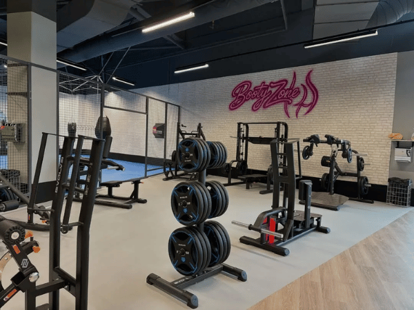 „Golem Club“ sporto klubas – VIVO! prekybos centras  Bratislava, Slovakija 2026